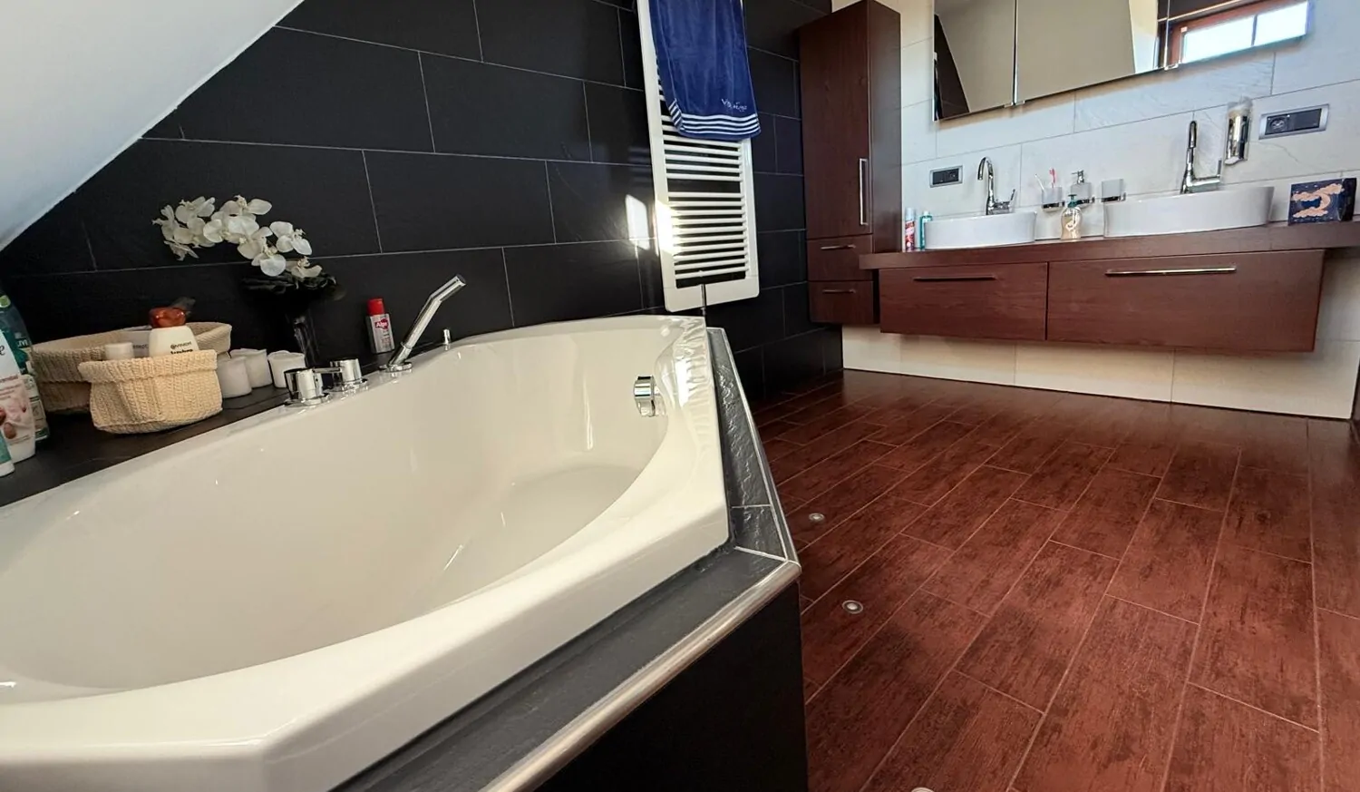 Moderna casa indipendente con dependance vicino al bacino idrico