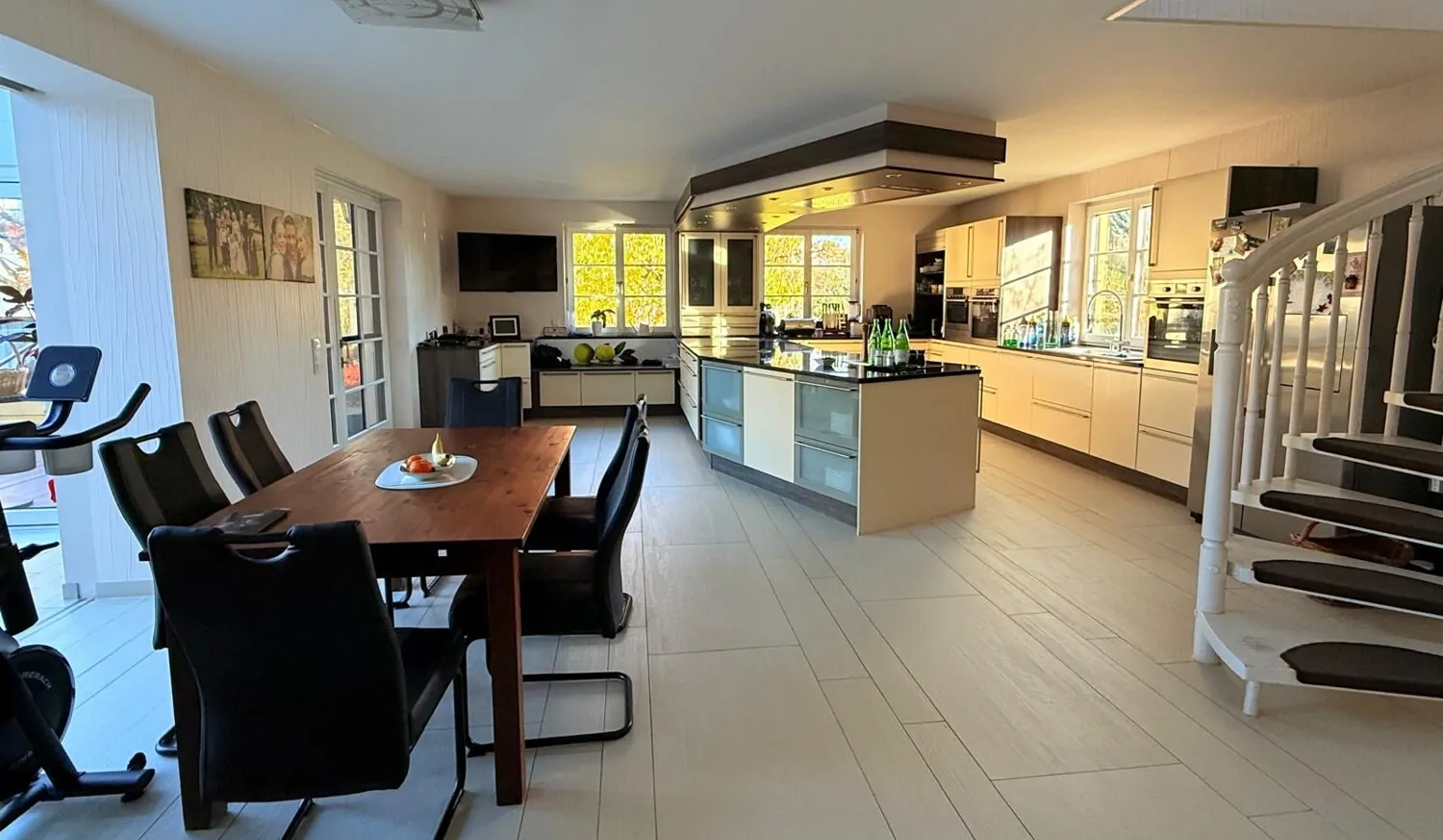 Moderna casa indipendente con dependance vicino al bacino idrico