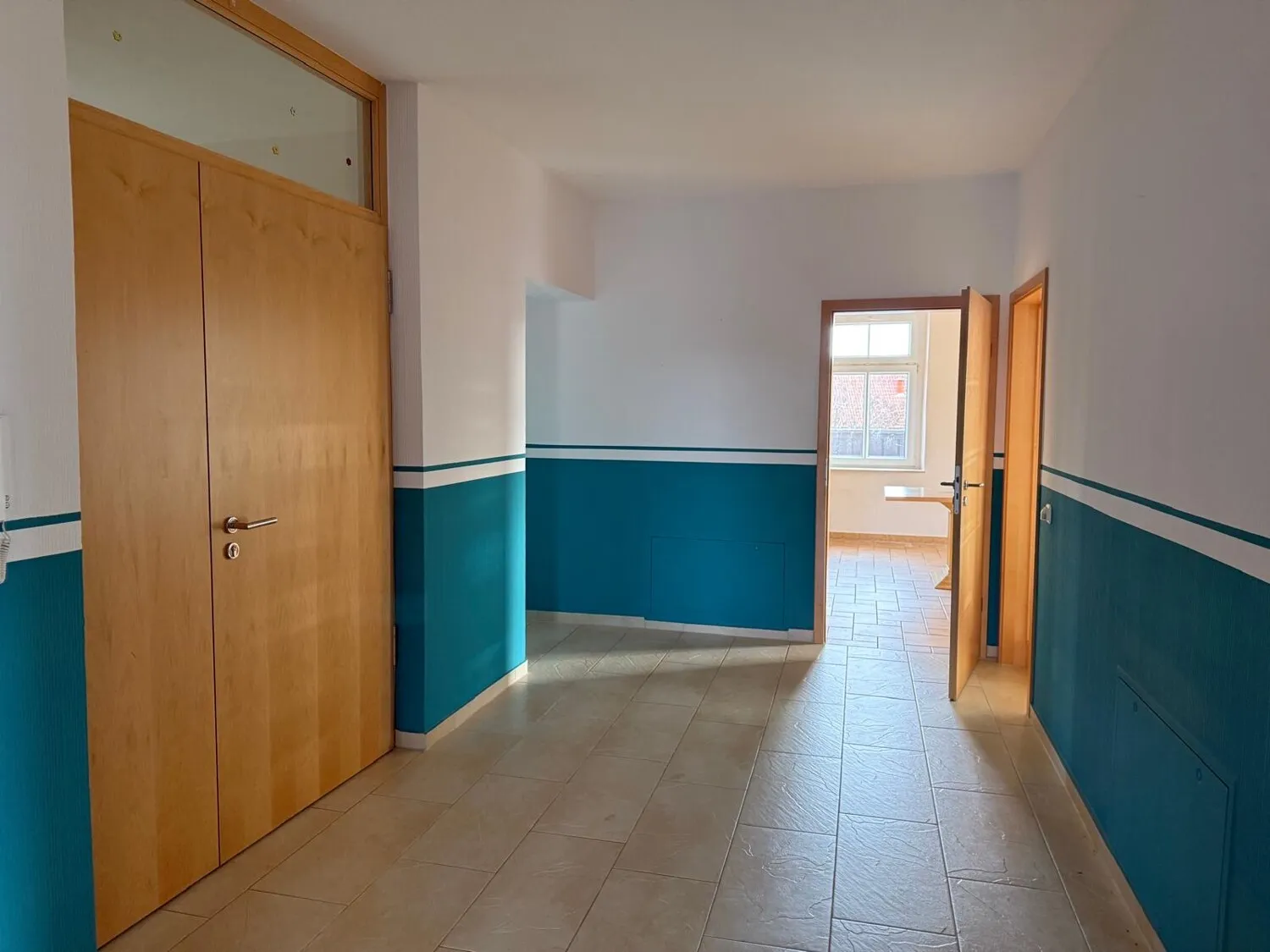 Διαμέρισμα μεζονέτας με τζάκι και μπαλκόνι σε περιοχή με βίλες