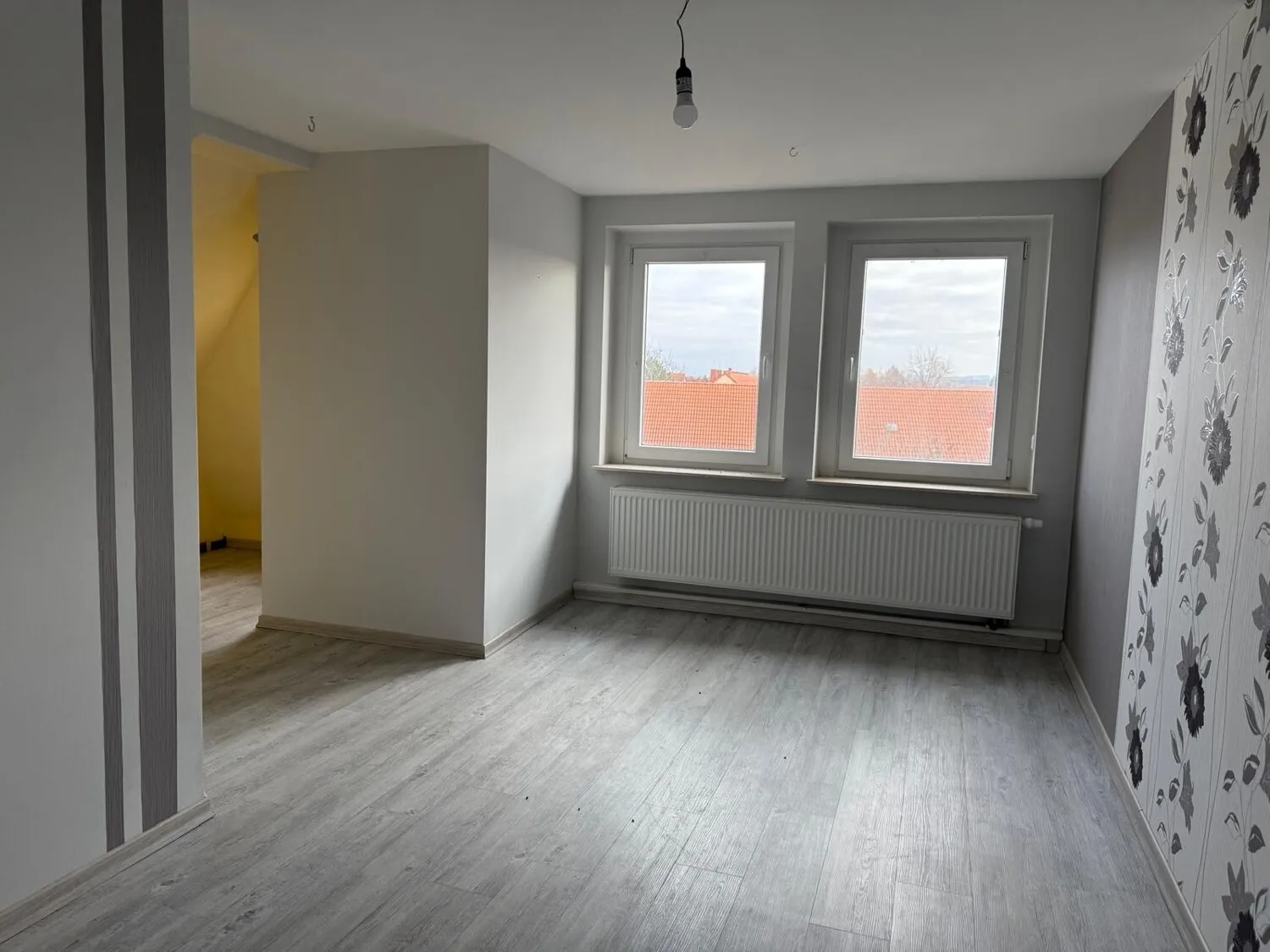 Διαμέρισμα μεζονέτας με τζάκι και μπαλκόνι σε περιοχή με βίλες