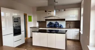 von_poll_real_estate_property_25326043_image_0