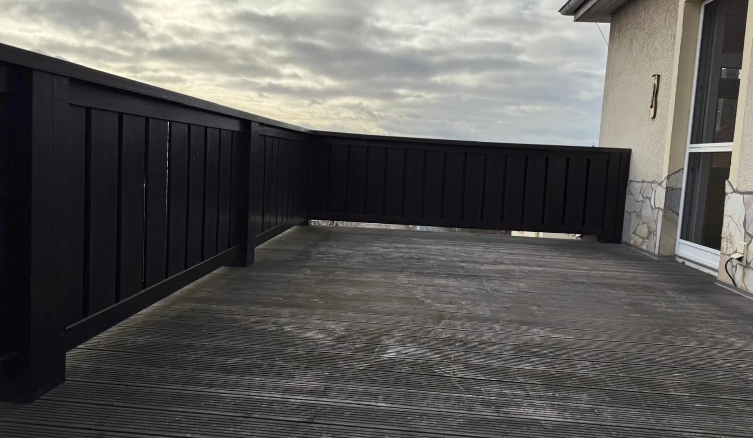 Maisonette-Wohnung mit Kamin und Balkon im Villenviertel