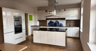 von_poll_real_estate_property_25326043_image_1