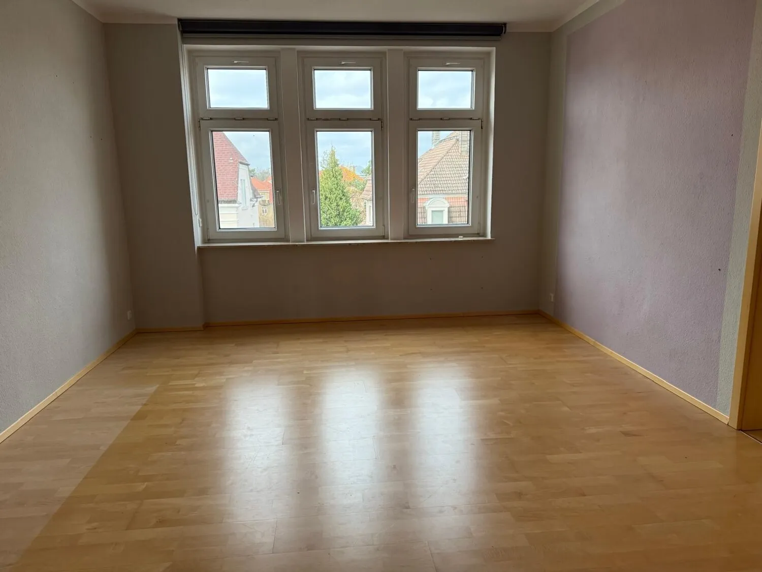 Διαμέρισμα μεζονέτας με τζάκι και μπαλκόνι σε περιοχή με βίλες