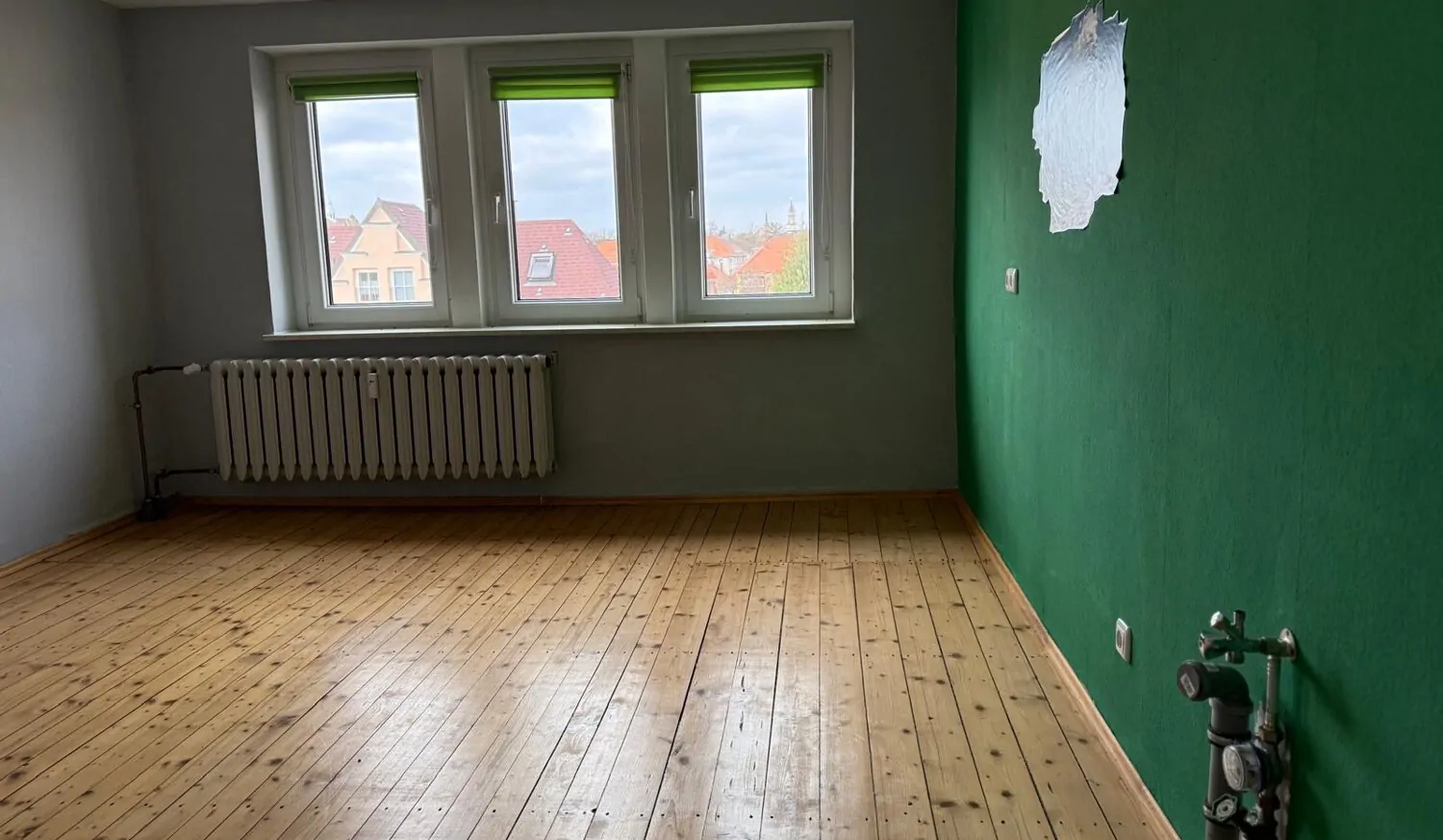 Maisonette-Wohnung mit Kamin und Balkon im Villenviertel