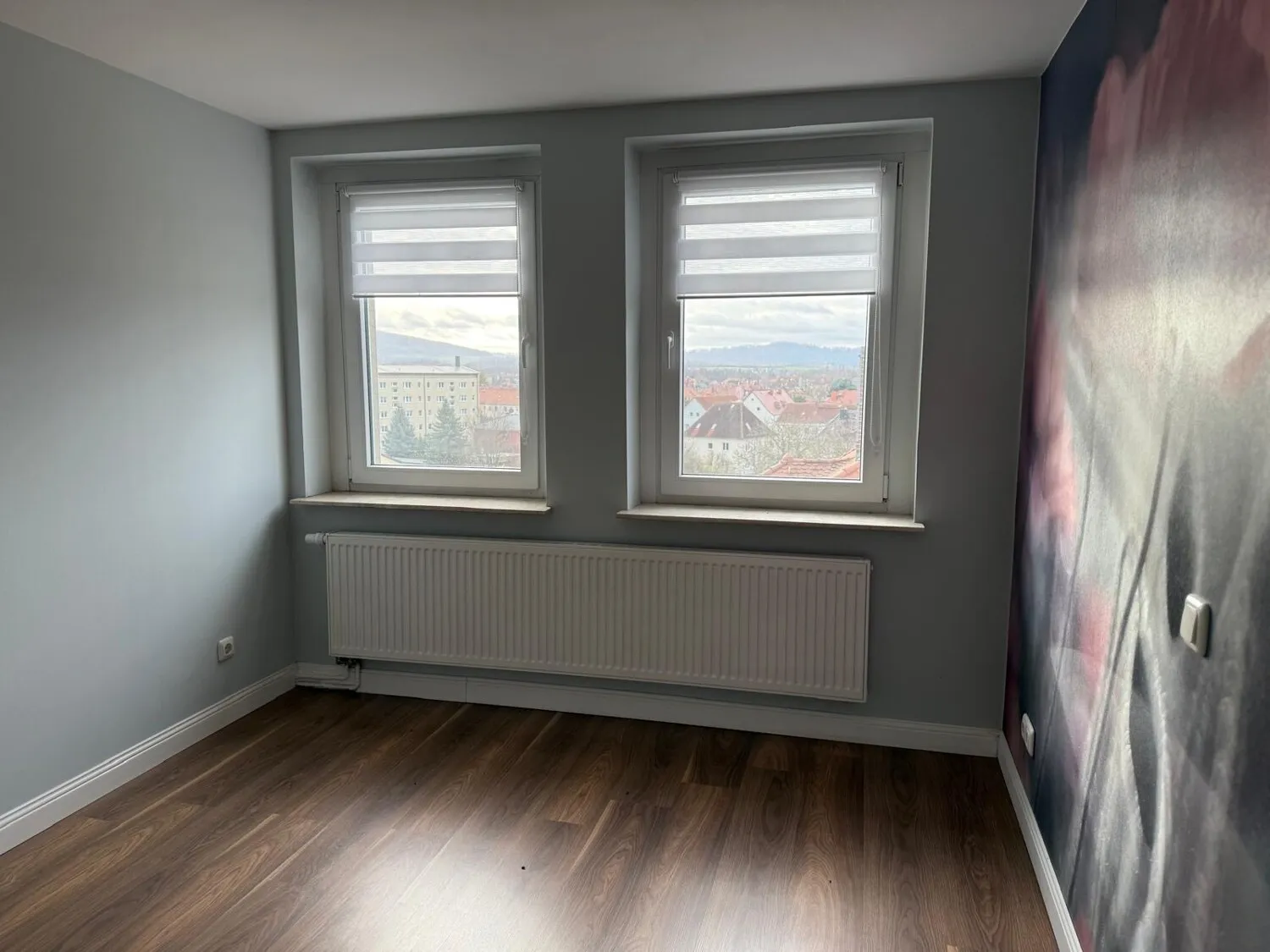 Διαμέρισμα μεζονέτας με τζάκι και μπαλκόνι σε περιοχή με βίλες