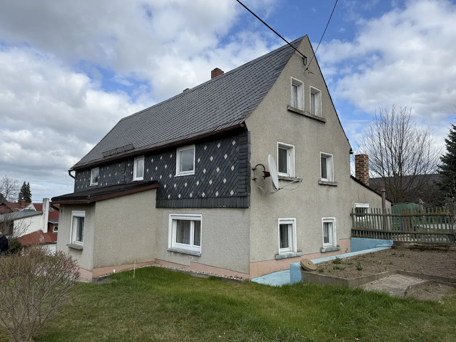 Sanierungsobjekt - Einfamilienhaus mit großem Garten und  Ausbaupotenzial