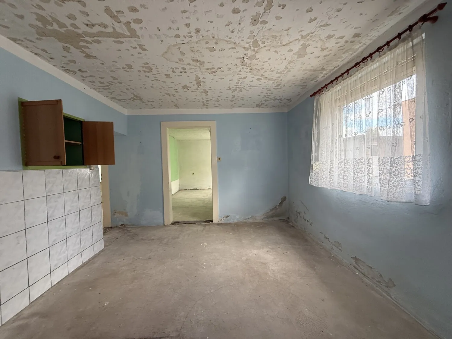 Sanierungsobjekt - Einfamilienhaus mit großem Garten und  Ausbaupotenzial