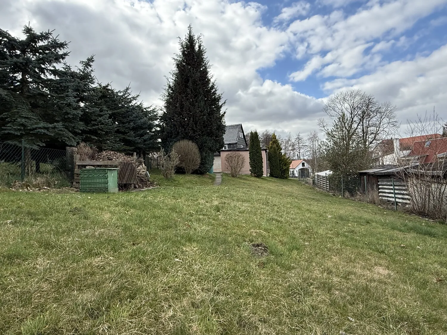 Sanierungsobjekt - Einfamilienhaus mit großem Garten und  Ausbaupotenzial