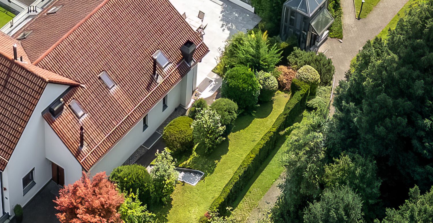 Seesicht, Sonne und Privatsphäre - Terrassen und Garten in drei Himmelsrichtungen