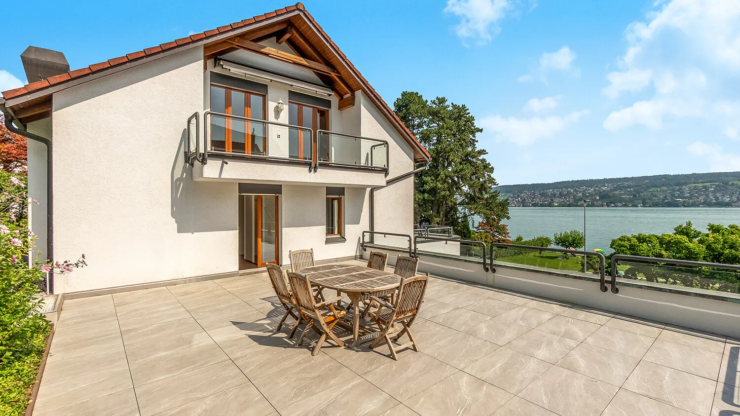 Licht, Luft, Weite - Private Outdoor Lounge Area mit Südausrichtung