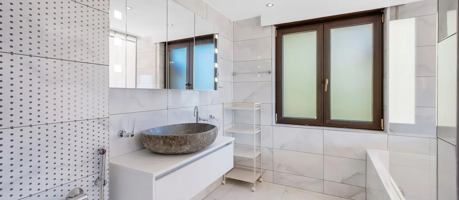 Ensuite- Bad am Zimmer 1 Splitlevel -1