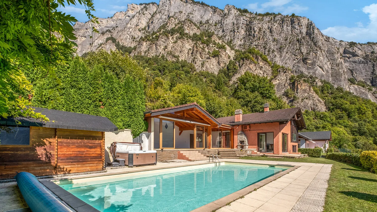 Aussenansicht der Liegenschaft