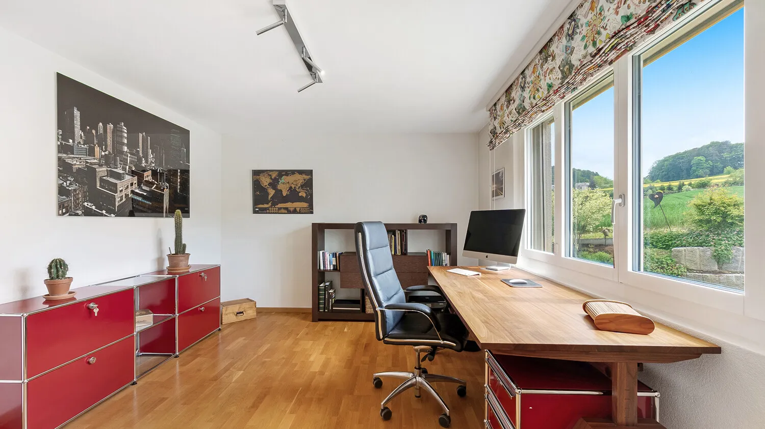 Büro / Bibliothek EG