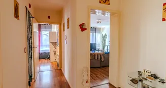 von_poll_real_estate_property_26153001_image_4