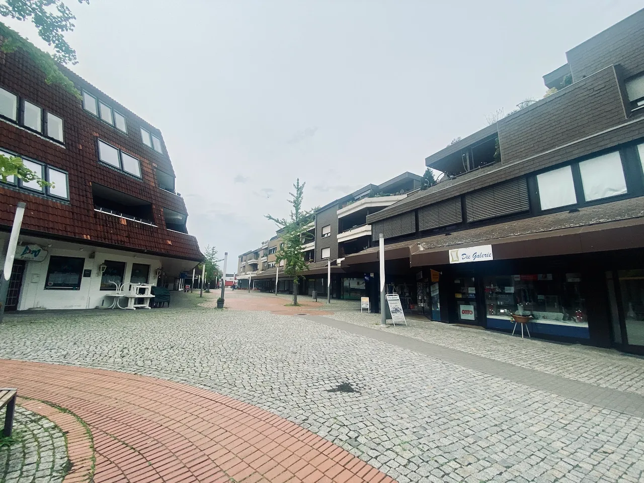 Wohnanlage mit Einkaufsmeile