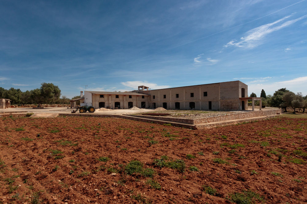 Teilrenoviertes Herrenhaus mit Fernblick, Pool und großem Grundstück zu verkaufen