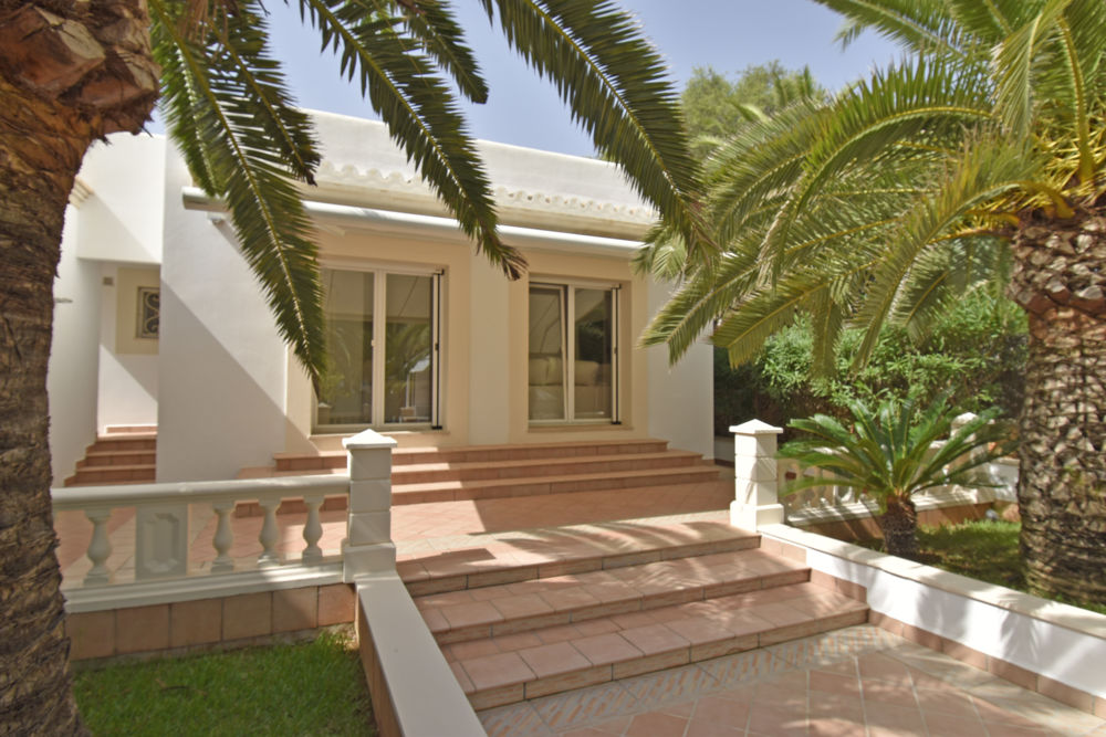 Luxuriöse Villa mit Gästehaus im Zentrum von Cala d'Or