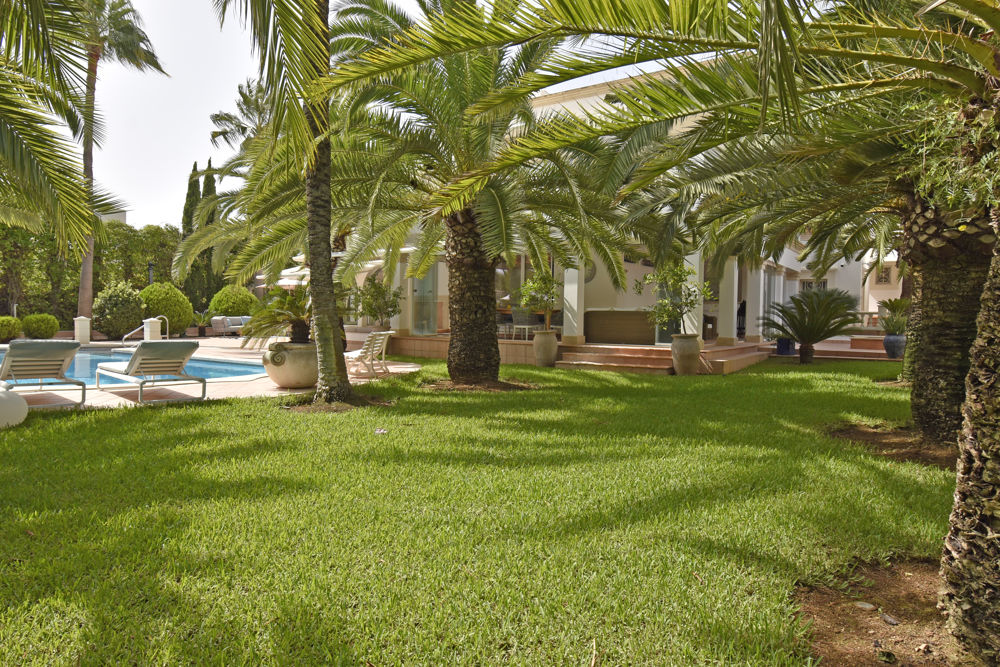 Luxuriöse Villa mit Gästehaus im Zentrum von Cala d'Or