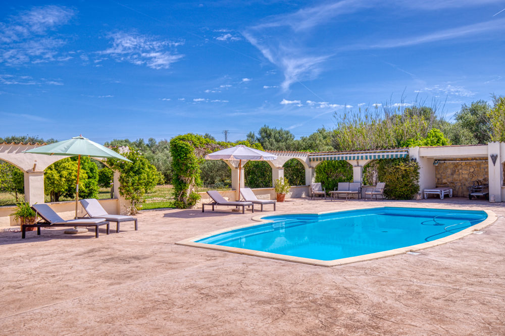 Mediterranean country house finca with pool in Llucmajor