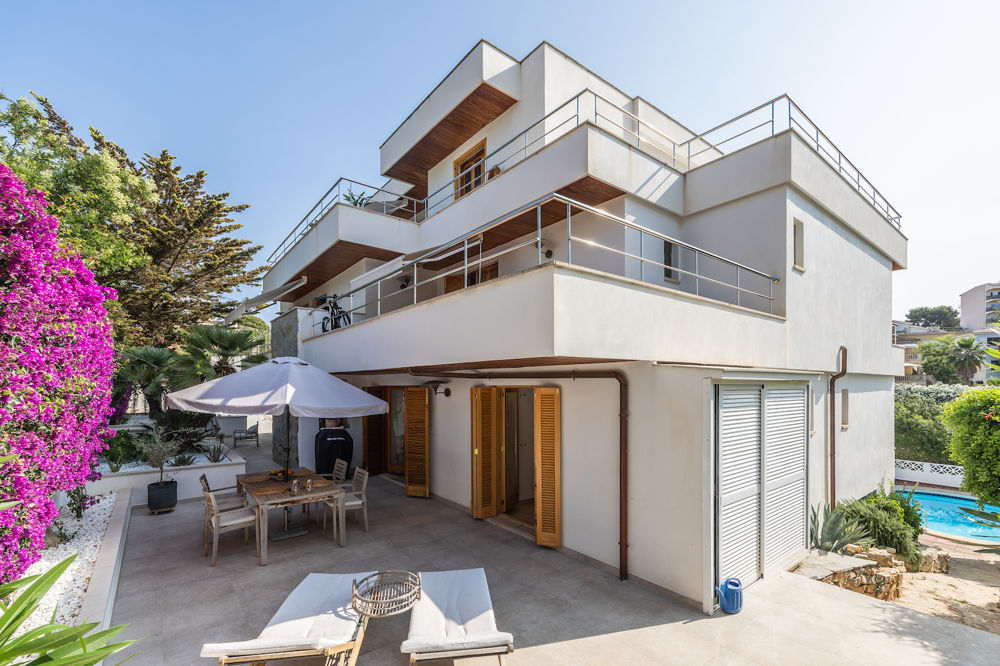 Penthouse in mediterraner Villa mit Pool in Bonanova zu verkaufen
