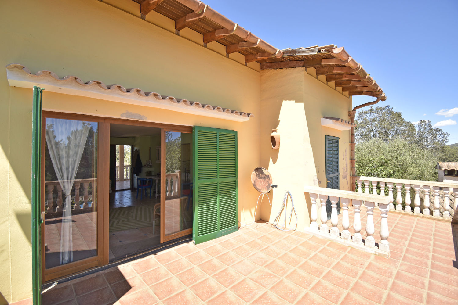 Finca Camp Roig in a quiet location with pool and guest house in Felanitx