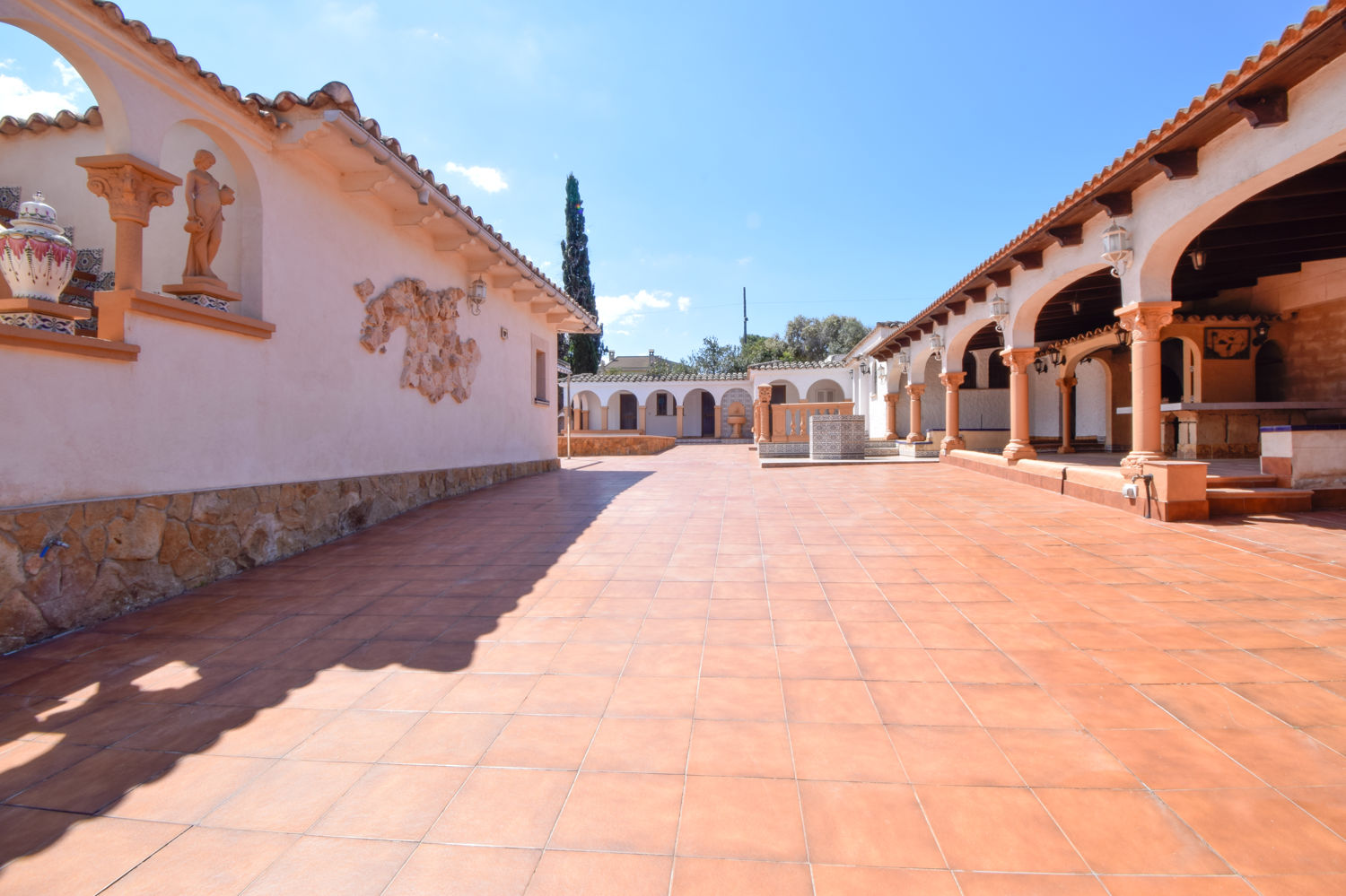 Se alquila: Gran finca con piscina en Las Palmeras