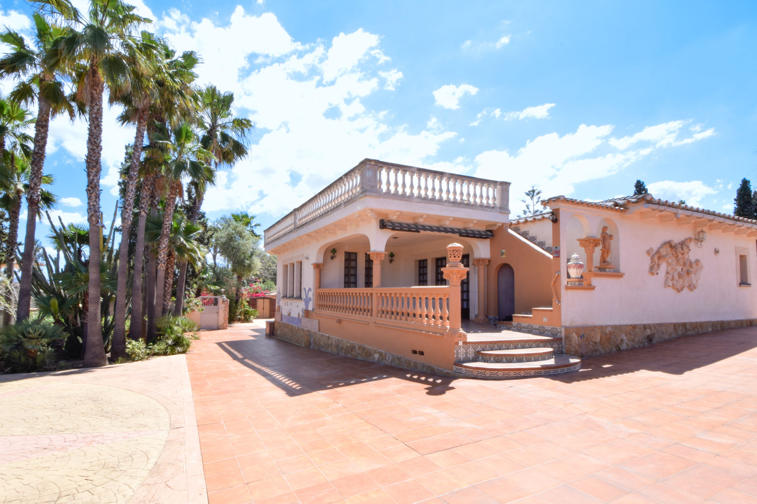 Se alquila: Gran finca con piscina en Las Palmeras