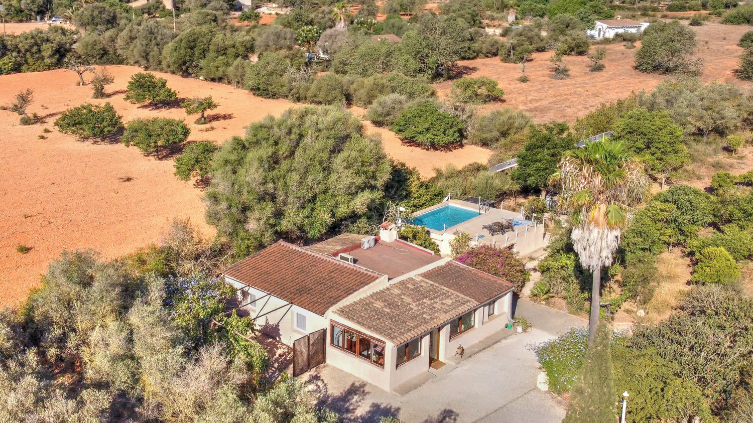 Modernisierte Finca mit ETV-Lizenz und Salzwasser-Pool in Llucmajor