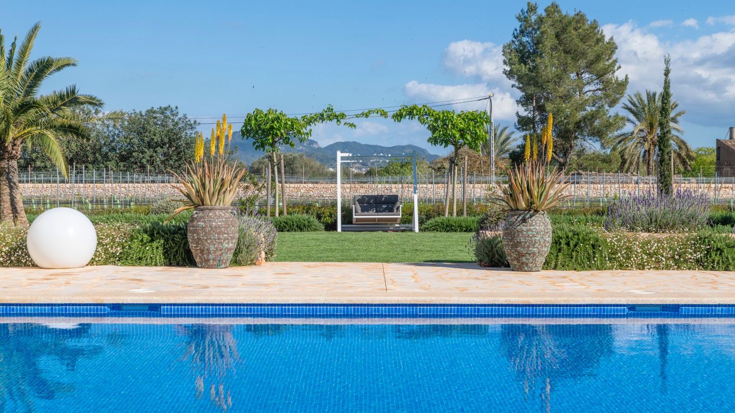 Luxuriöse Finca mit Olivenplantage und Weinberg in Porreres