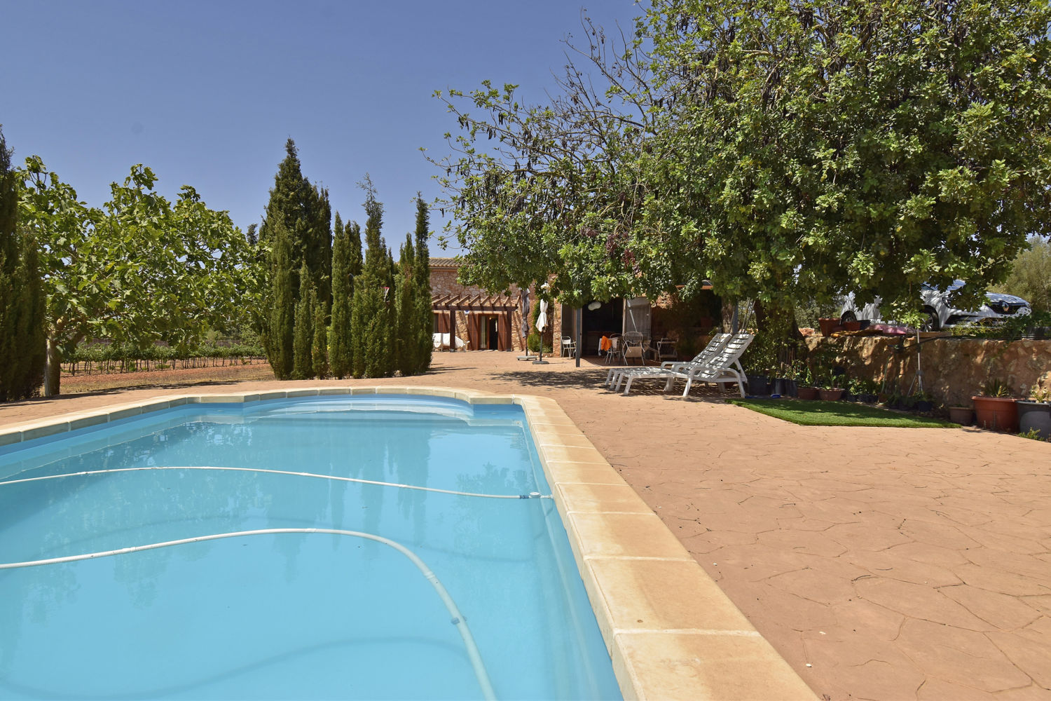 Finca de estilo mallorquín con piscina de agua salada en Felanitx