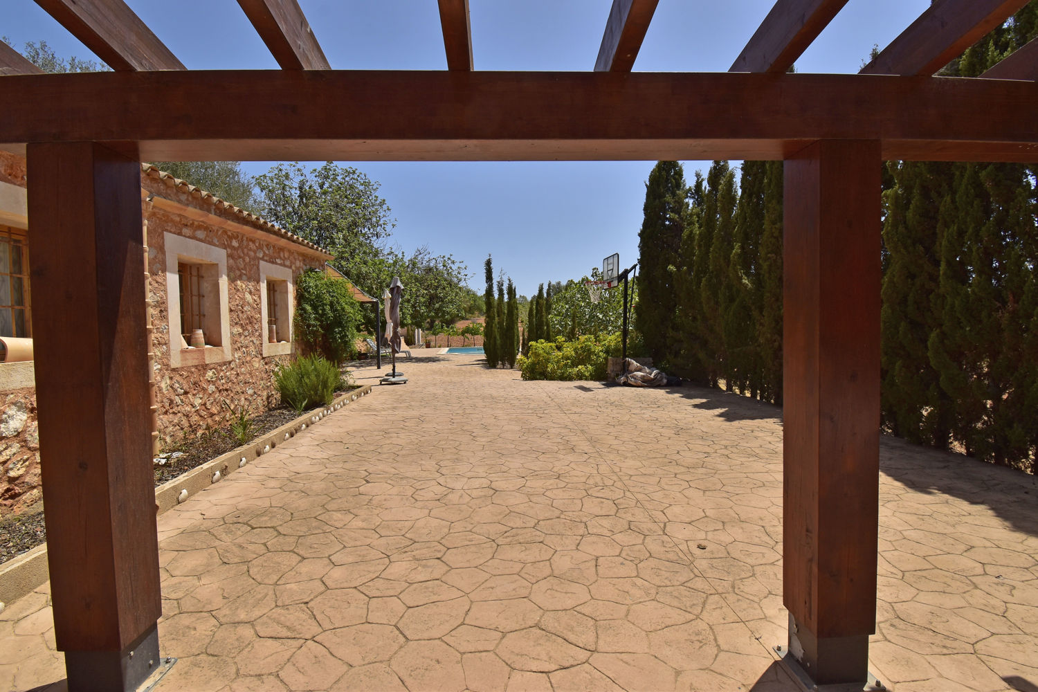 Finca de estilo mallorquín con piscina de agua salada en Felanitx