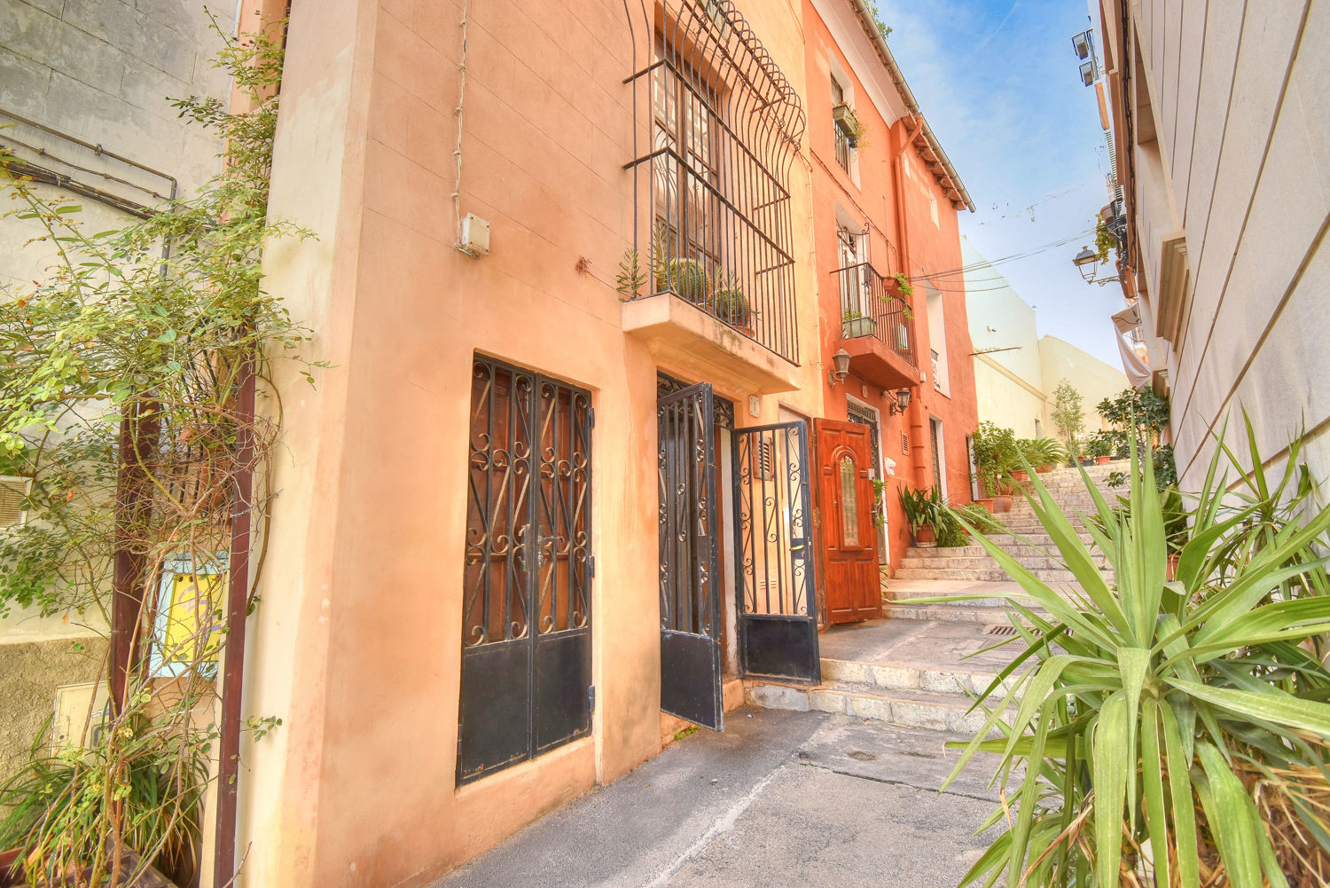 Townhouse in need of renovation in the heart of Palma