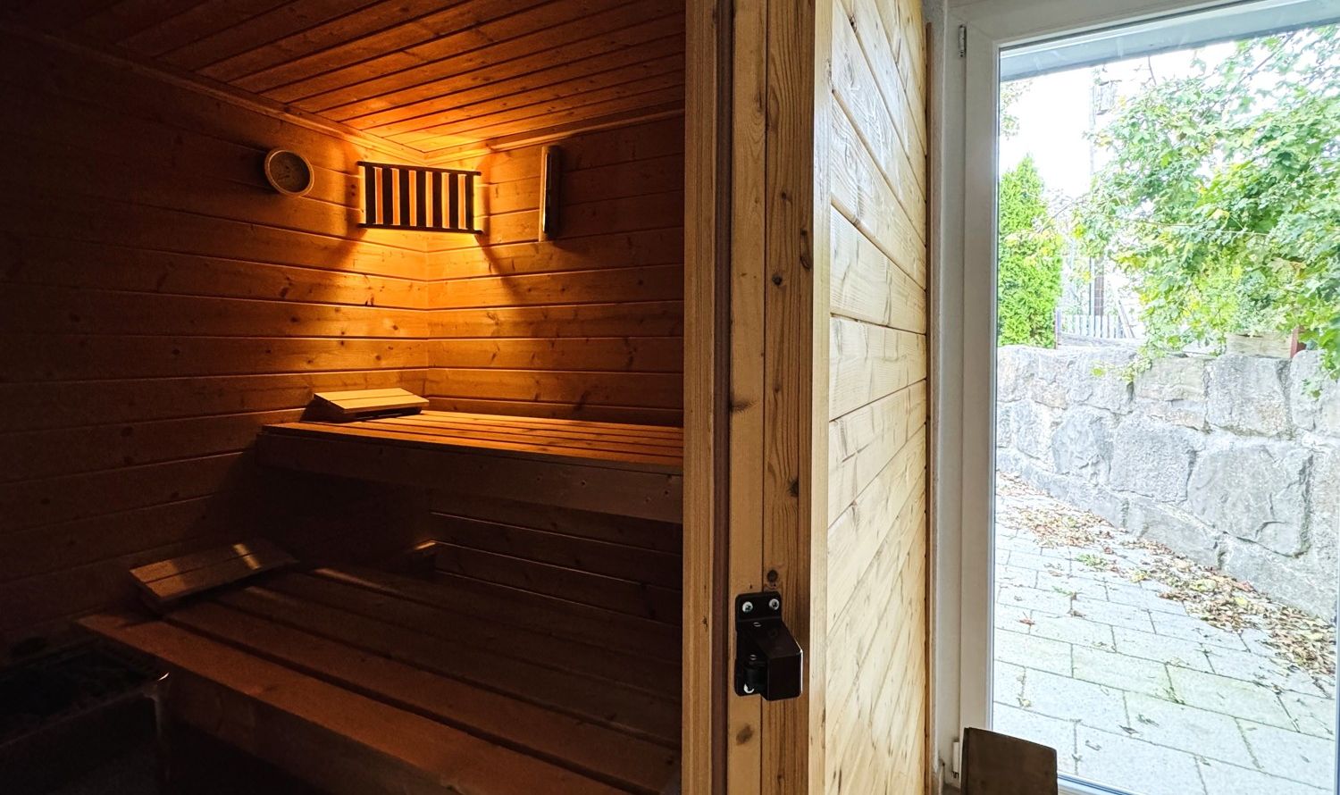 Sauna mit Terrassenzugang