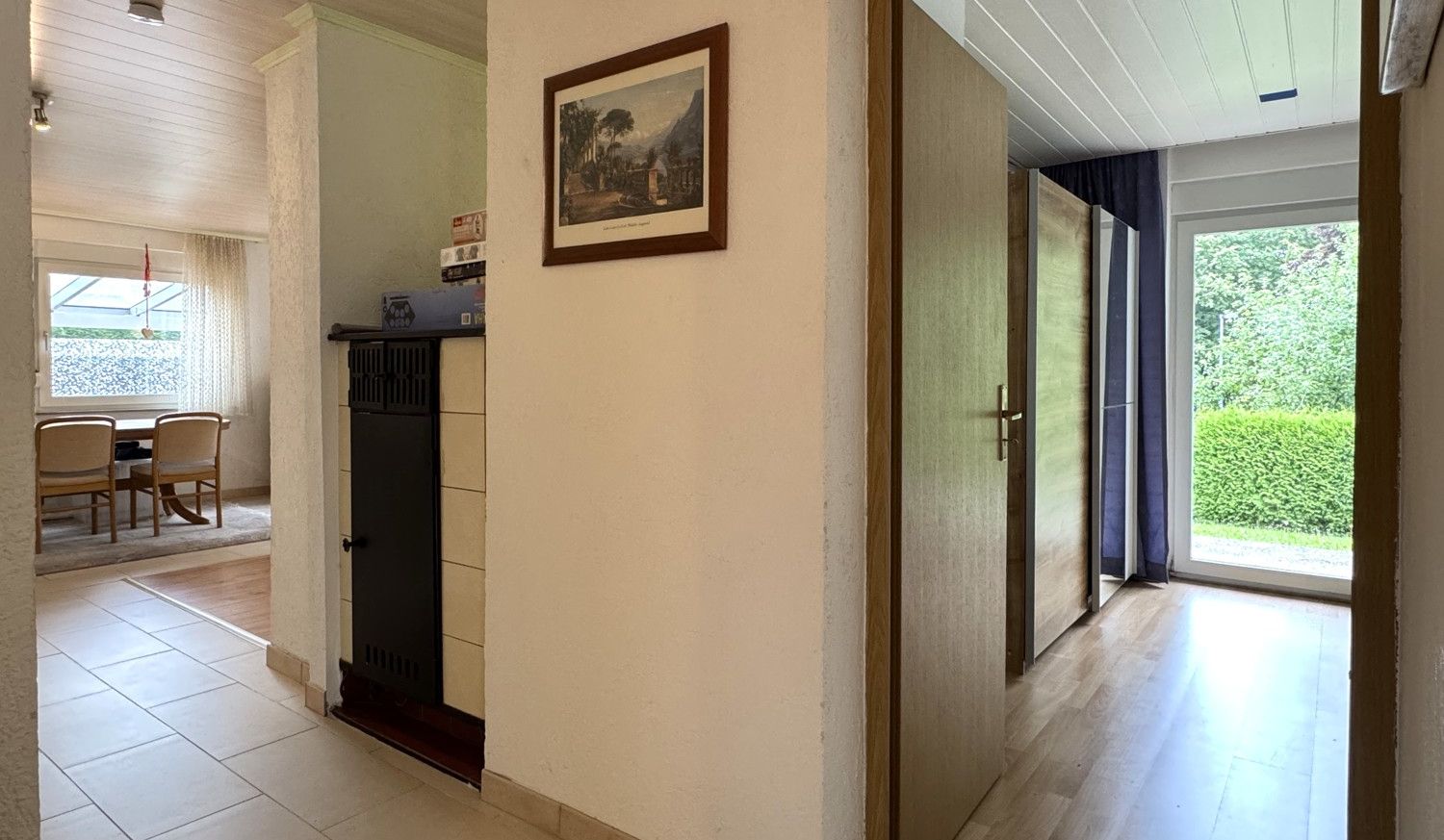 3-Familienhaus auf großem Eckgrundstück mit Gartenhaus und Doppelgarage, Aalen/Hüttfeld