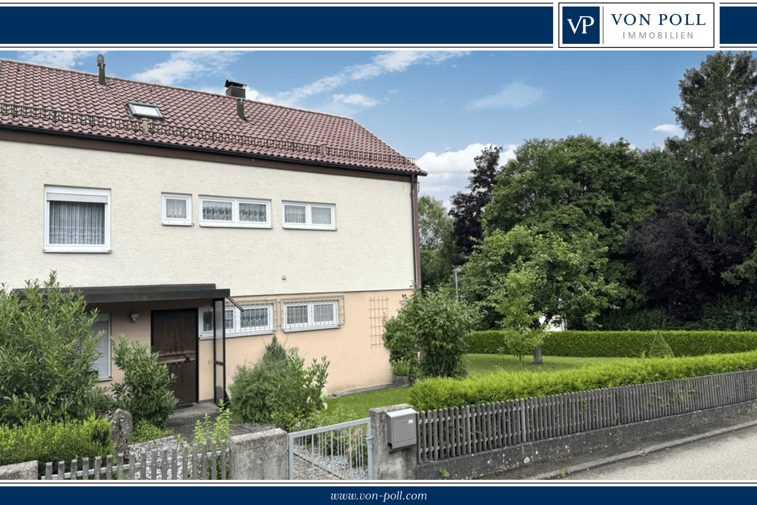 3-Familienhaus auf großem Eckgrundstück mit Gartenhaus und Doppelgarage, Aalen/Hüttfeld