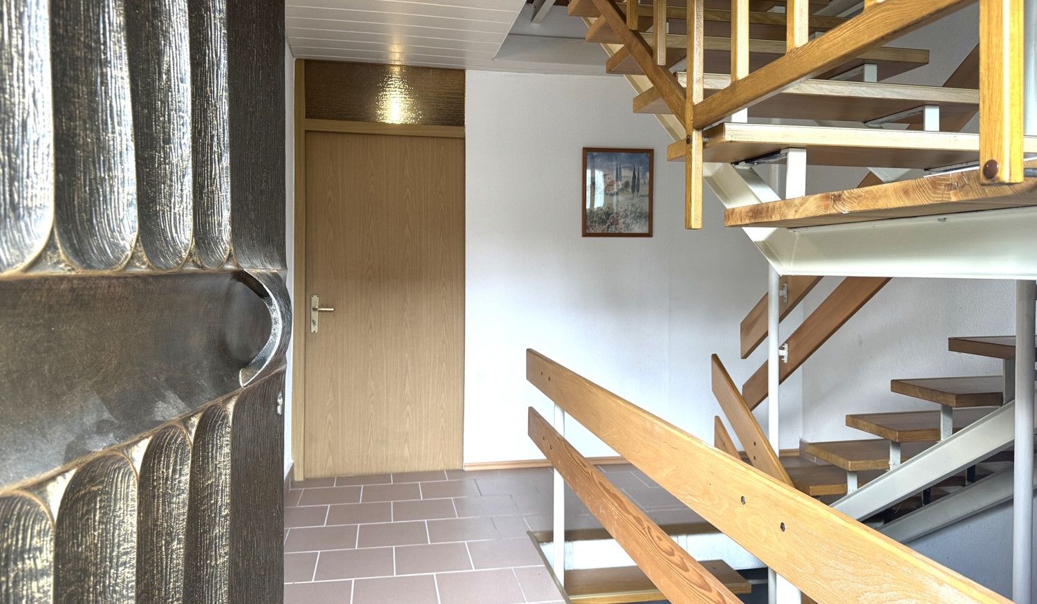3-Familienhaus auf großem Eckgrundstück mit Gartenhaus und Doppelgarage, Aalen/Hüttfeld