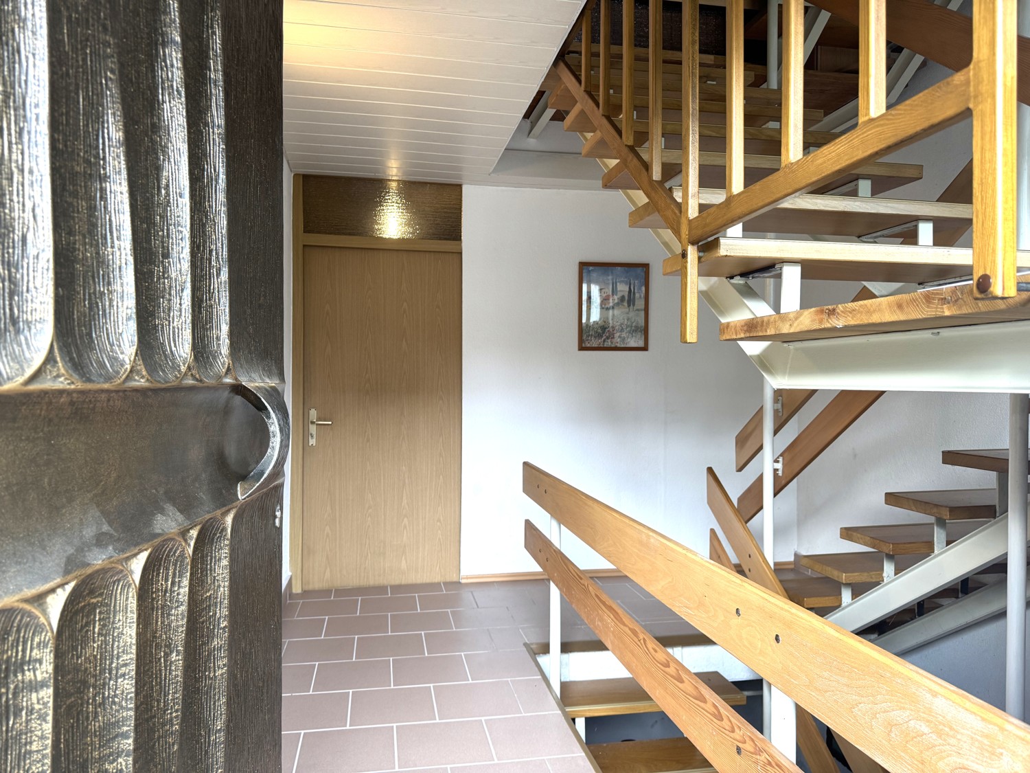 3-Familienhaus auf großem Eckgrundstück mit Gartenhaus und Doppelgarage, Aalen/Hüttfeld