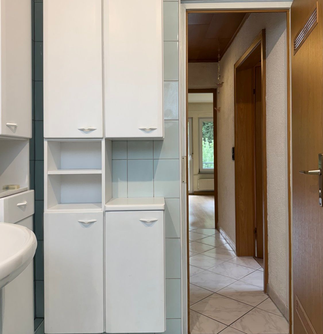 3-Familienhaus auf großem Eckgrundstück mit Gartenhaus und Doppelgarage, Aalen/Hüttfeld