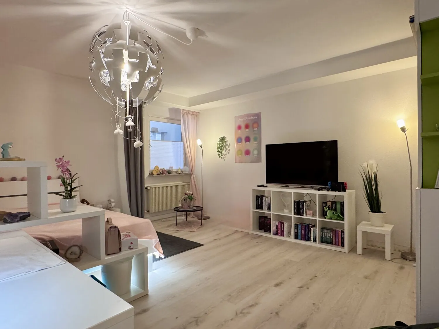 und einem weiteren Zimmer im Untergeschoss