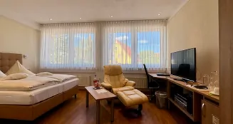 von_poll_real_estate_property_24151006_image_14