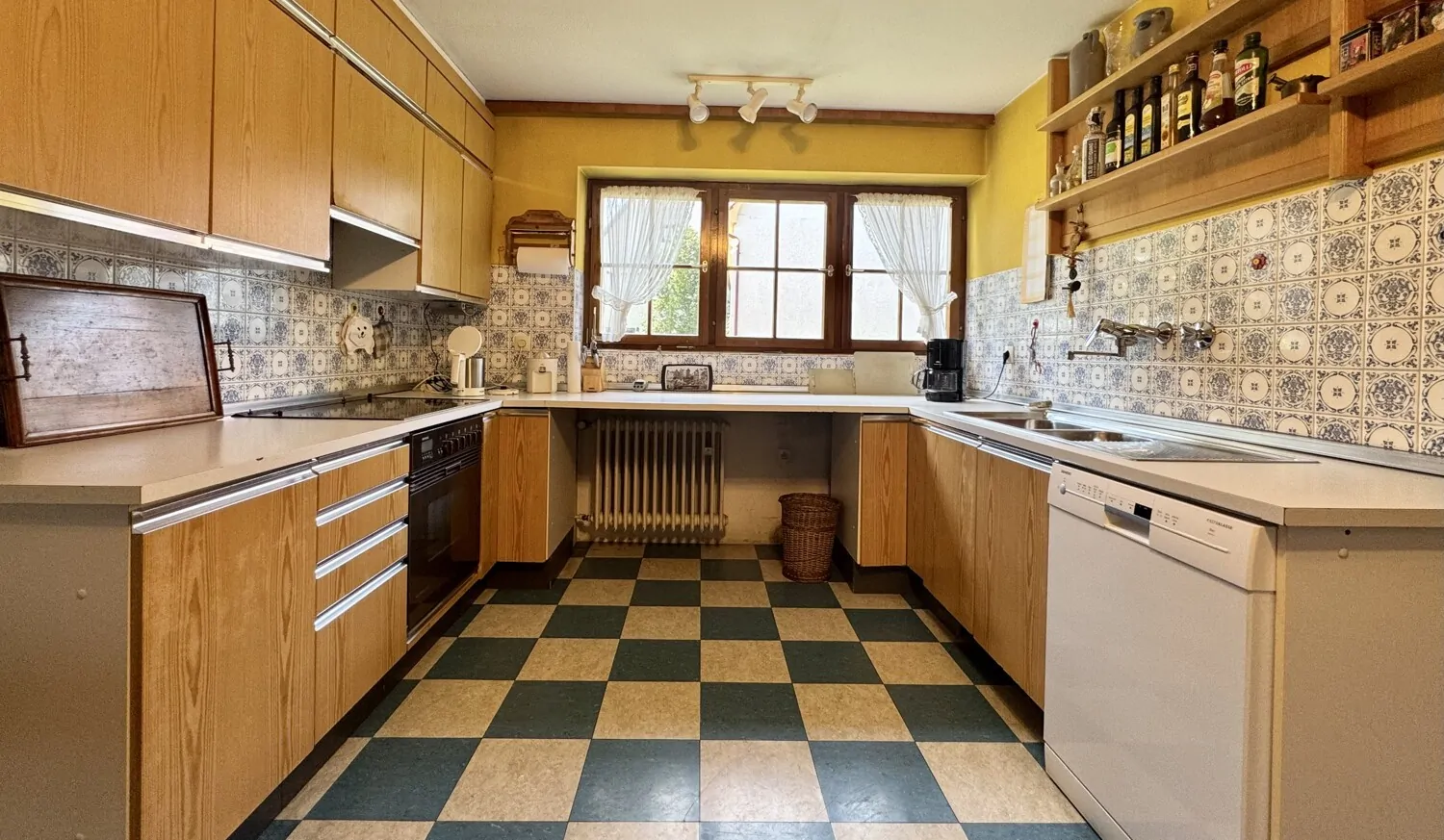 D1CEFDEA-1557-4A5B-A7FA-E8A5FB77E590