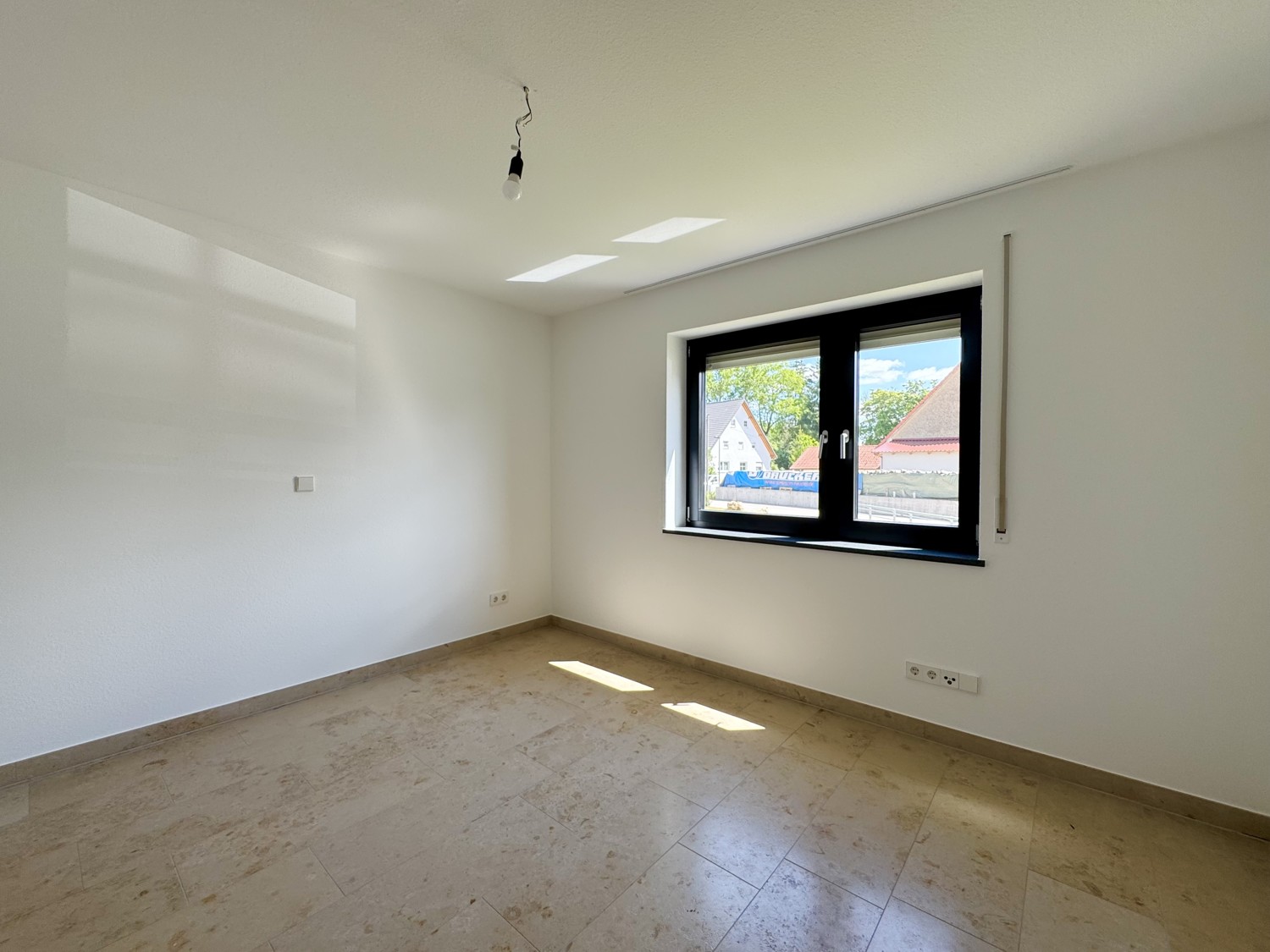 3-Zimmerwohnung im Erdgeschoss mit Terrasse und Tiefgarage, Aalen - Waldhausen
