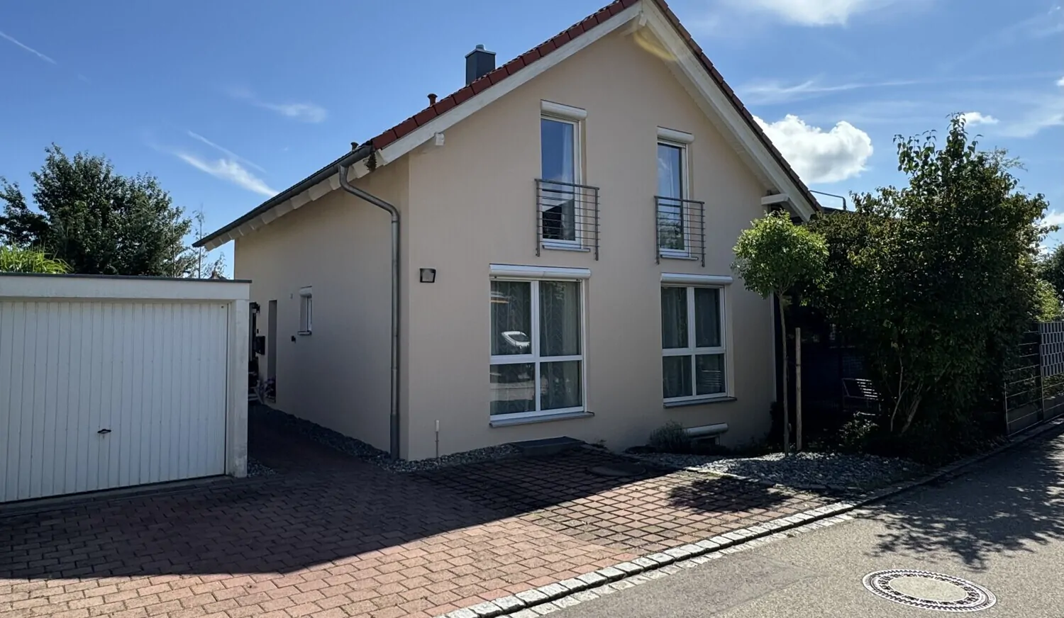 Großes Einfamilienhaus – perfekt für Familien mit Platzbedarf & Homeoffice