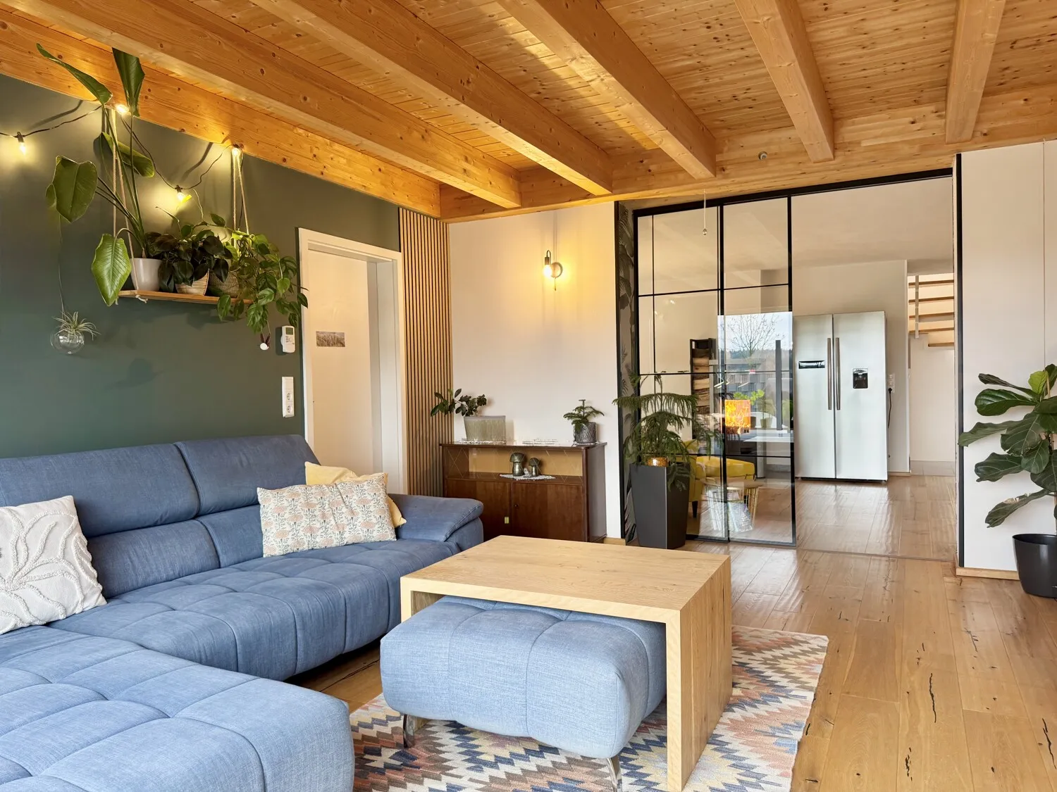 Durchgang in Essbereich mit Schwedenofen