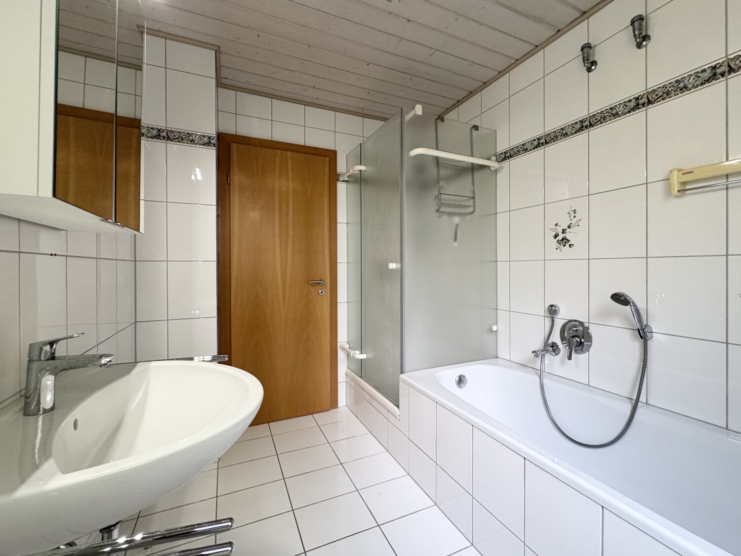 Mehrfamilienhaus mit 3 Wohneinheiten, zentrumsnah, Aalen/Hüttfeld