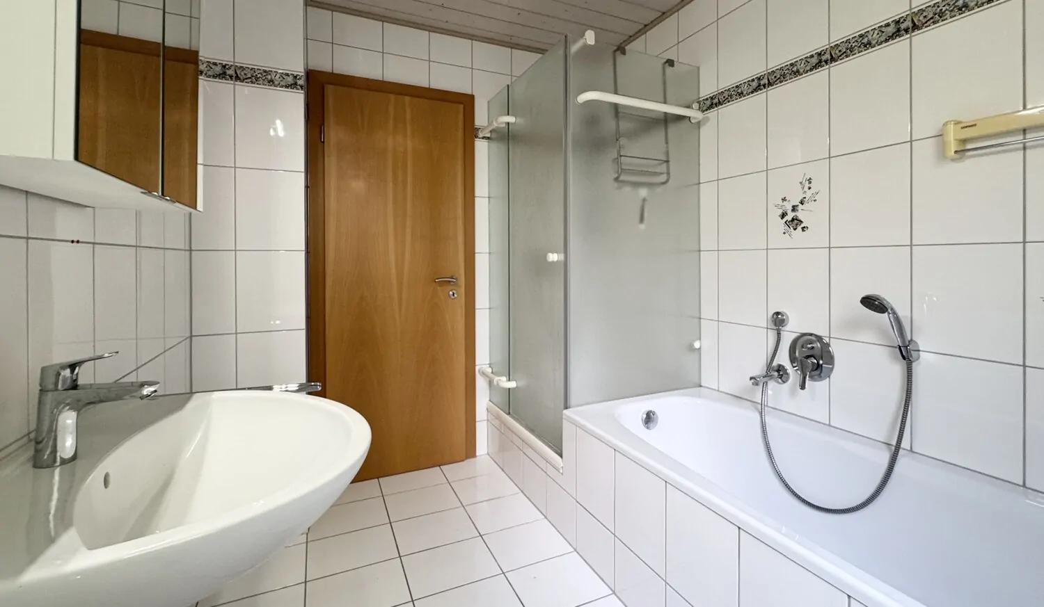 Mehrfamilienhaus mit 3 Wohneinheiten, zentrumsnah, Aalen/Hüttfeld