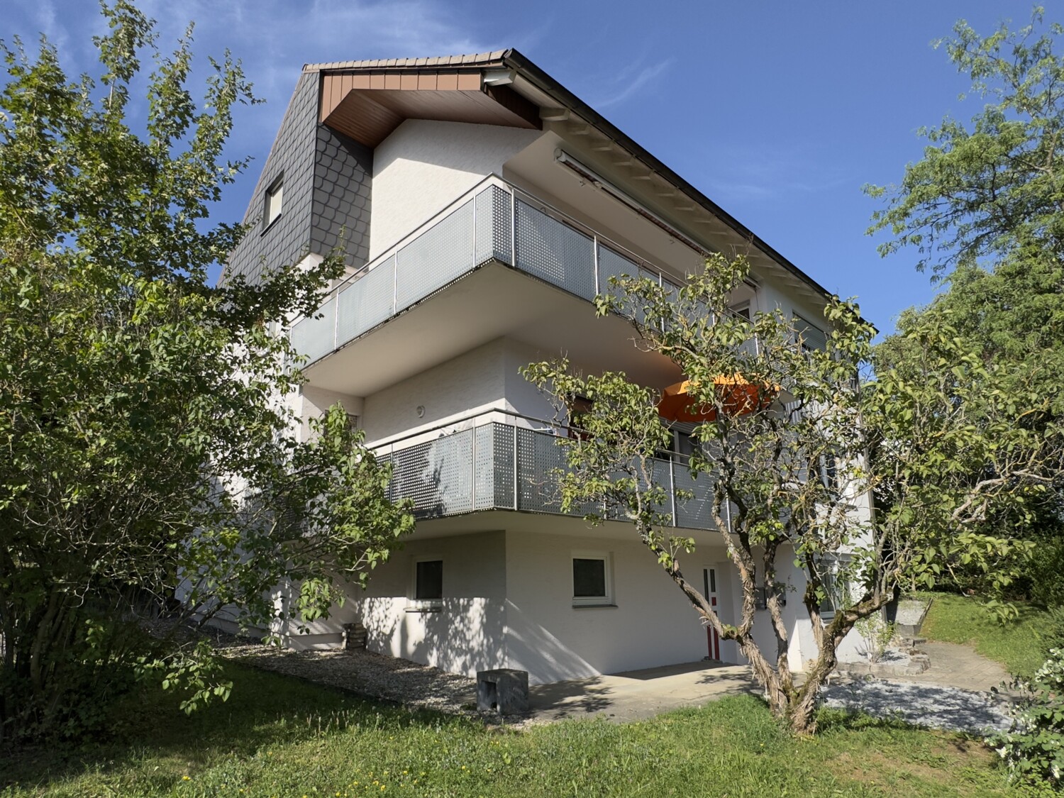 Mehrfamilienhaus mit 3 Wohneinheiten, zentrumsnah, Aalen/Hüttfeld
