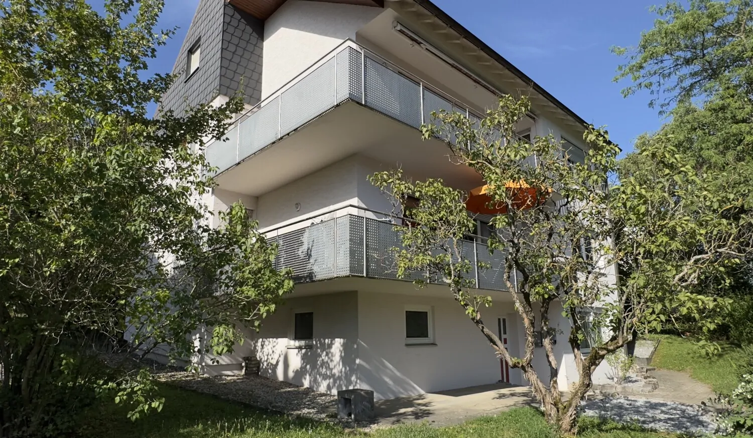 Mehrfamilienhaus mit 3 Wohneinheiten, zentrumsnah, Aalen/Hüttfeld