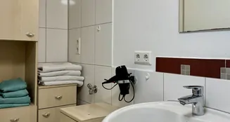 von_poll_real_estate_property_25151026_image_9